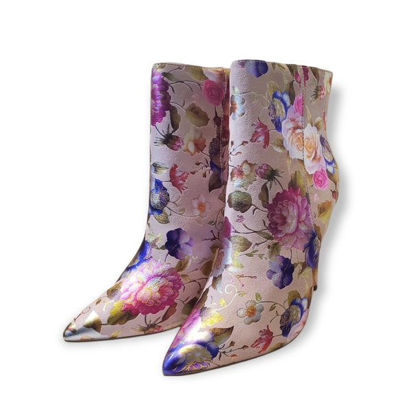 🎉⭐HOST PICK⭐🎉 Beautiful Blush Foil Flower Booties - Picture 3 of 9